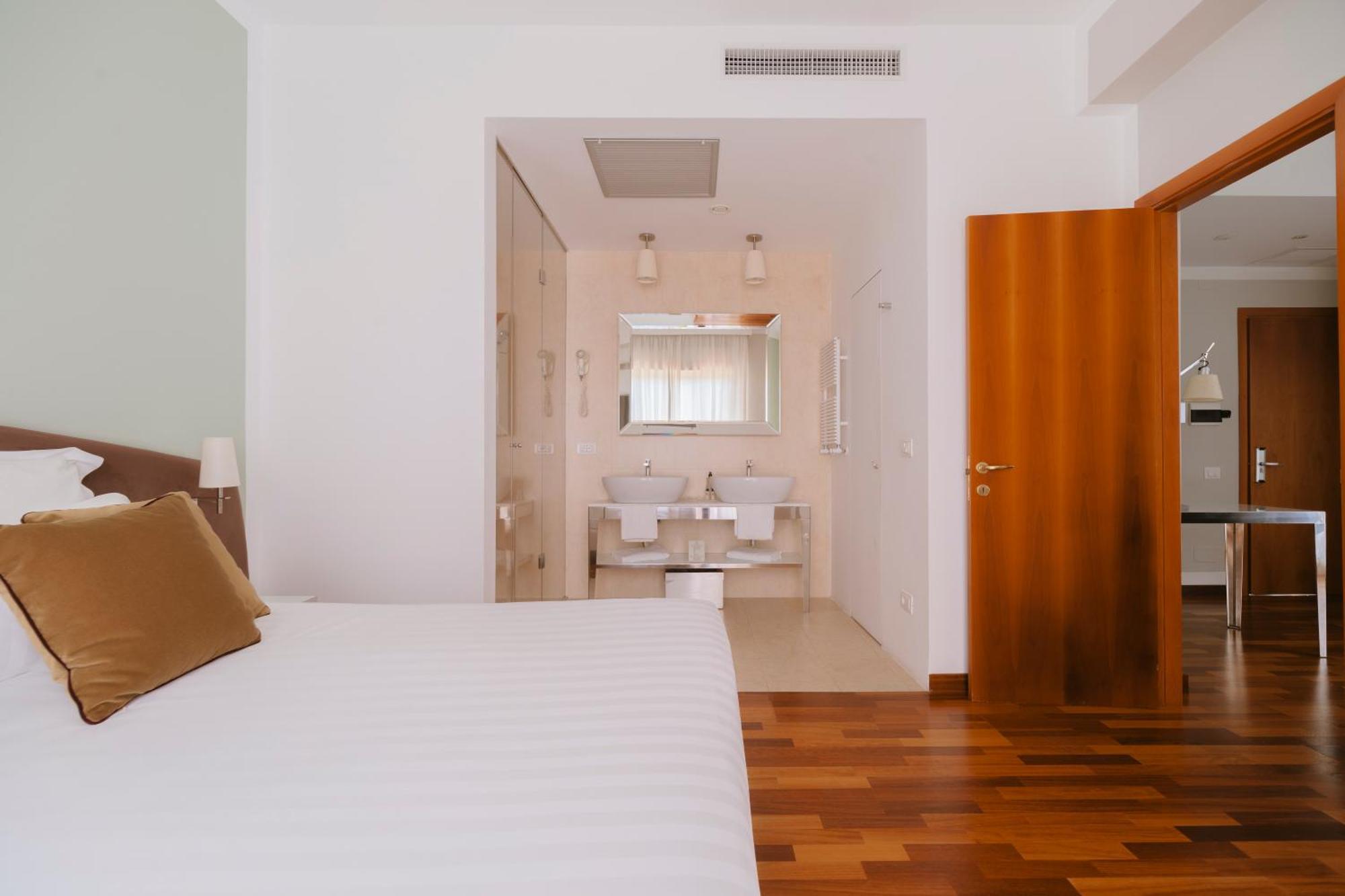 Hotel Miramare Civitanova Marche Exteriör bild