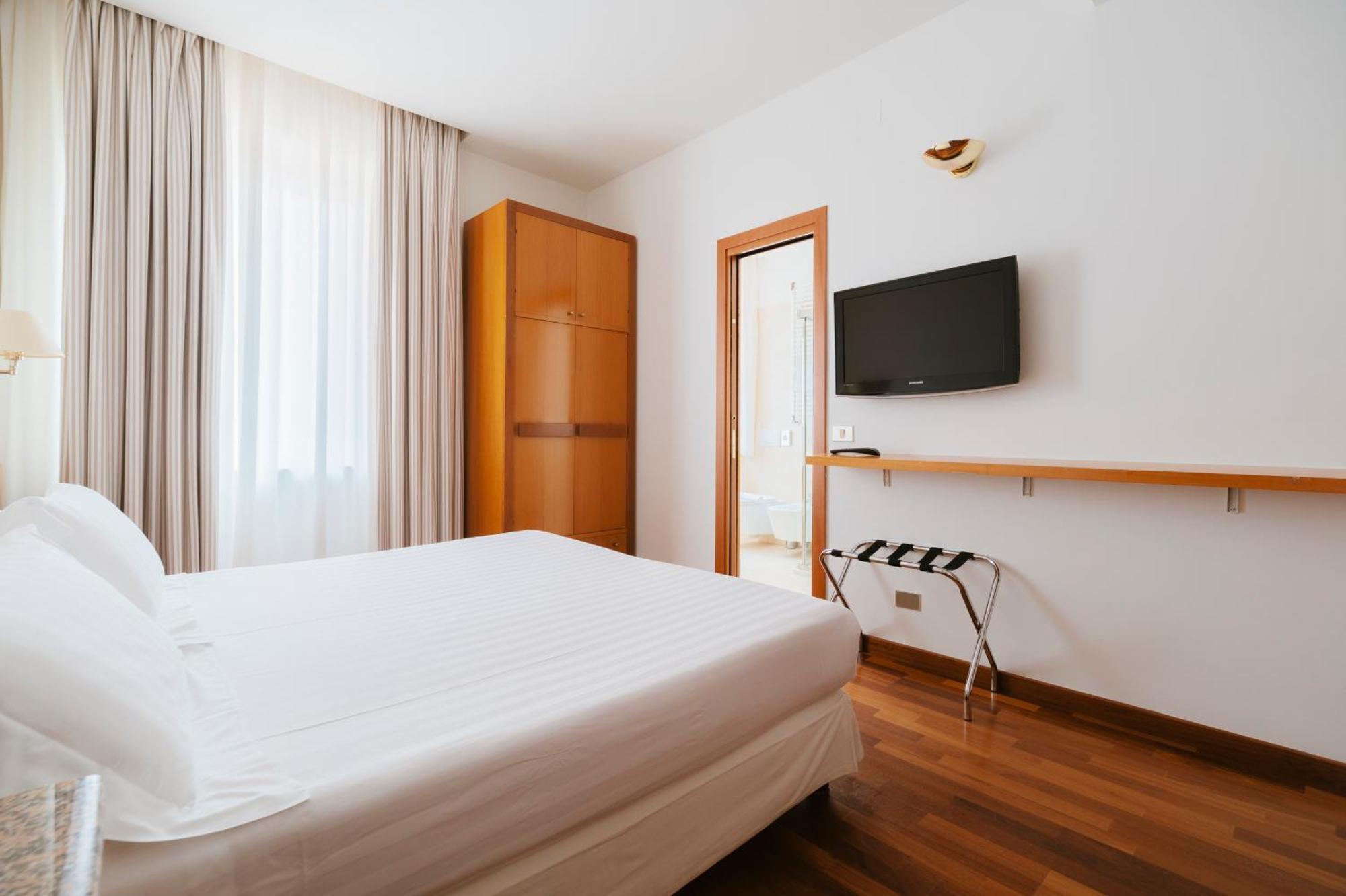 Hotel Miramare Civitanova Marche Exteriör bild
